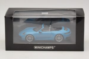 Porsche 911 992 Carrera 4S Kabriolett Sinine Minichamps 1:43 410069332 Metall - pilt 5/5