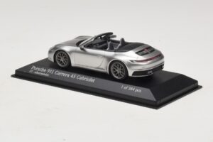 Porsche 911 992 Carrera 4S Kabriolett Hõbe Minichamps 1:43 410069330 Metall - pilt 3/5