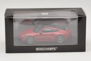Porsche 911 992 Carrera 4S Punane Minichamps 1:43 410069321 Metall - pilt 5/5