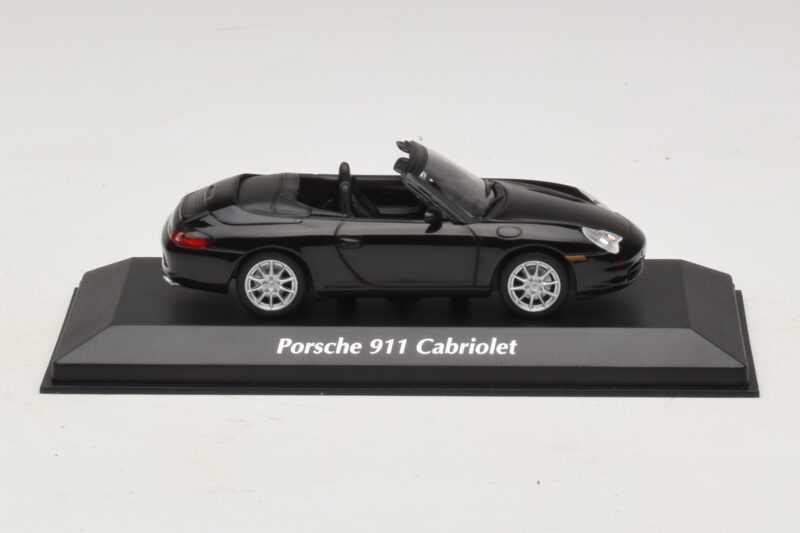 Porsche 911 996 Kabriolett Must Metallik Maxichamps 1:43 Porsche 911 996 Kabriolett Must Metallik Maxichamps 1:43 940061030 Metall