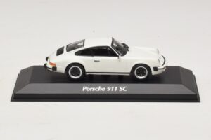 Porsche 911 SC Valge Maxichamps 1:43 940062020 Metall