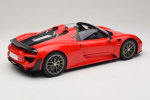 Porsche 918 Spyder Weissach Package Guards Red AUTOart 1:12 12122 Metall - pilt 3/8