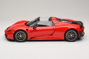 Porsche 918 Spyder Weissach Package Guards Red AUTOart 1:12 12122 Metall - pilt 4/8
