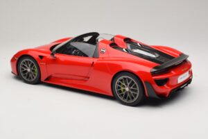 Porsche 918 Spyder Weissach Package Guards Red AUTOart 1:12 12122 Metall - pilt 7/8