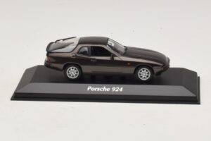 Porsche 924 Pruun Metallik Maxichamps 1:43 940062121 Metall