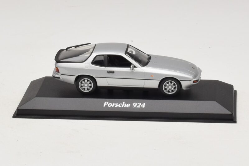 Porsche 924 Hõbe Maxichamps 1:43 940062120 Metall