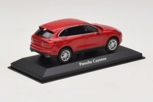 Porsche Cayenne 958 Punane Maxichamps 1:43 940063200 Metall - pilt 2/5