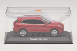 Porsche Cayenne 958 Punane Maxichamps 1:43 940063200 Metall - pilt 4/5