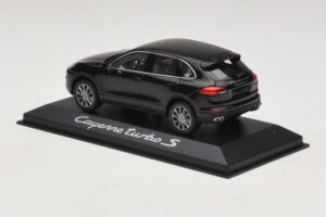 Porsche Cayenne 958 Turbo S Must Minichamps 1:43 WAP0200220E Metall - pilt 3/5