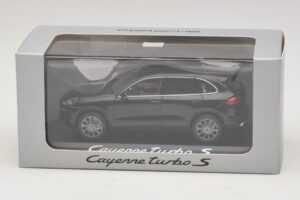 Porsche Cayenne 958 Turbo S Must Minichamps 1:43 WAP0200220E Metall - pilt 5/5