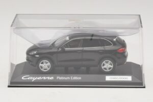 Porsche Cayenne 9PA Platina Väljalase Must Minichamps 1:43 WAP0200160E Metall - pilt 4/5