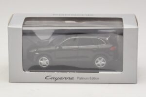 Porsche Cayenne 9PA Platina Väljalase Must Minichamps 1:43 WAP0200160E Metall - pilt 5/5