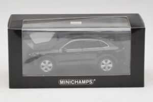 Porsche Cayenne Must Metallik Minichamps 1:43 410066301 Metall - pilt 5/5