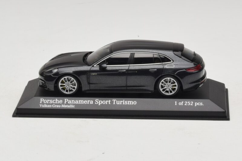 Porsche Panamera 971 4 E-Hybrid Sport Turismo Hall Minichamps 1:43 410066112 Metall