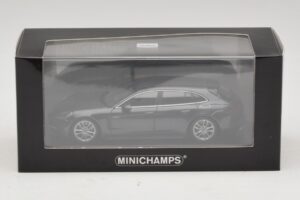 Porsche Panamera 971 4 E-Hybrid Sport Turismo Hall Minichamps 1:43 410066112 Metall - pilt 5/5