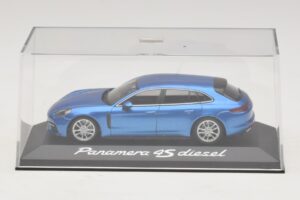 Porsche Panamera 971 4S Diesel Sinine Metallik Minichamps 1:43 WAP0207600H Metall - pilt 4/5