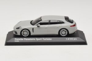 Porsche Panamera 971 Sport Turismo 4E-Hybrid Hall Minichamps 1:43 410066114 Metall