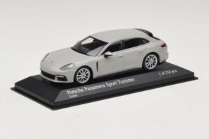 Porsche Panamera 971 Sport Turismo 4E-Hybrid Hall Minichamps 1:43 410066114 Metall - pilt 2/5