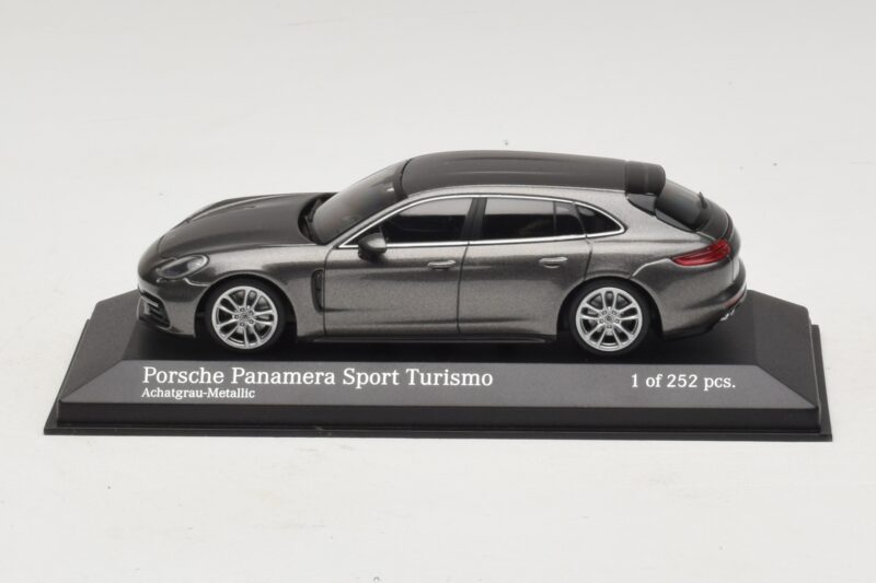 Porsche Panamera 971 Sport Turismo 4S Hall Minichamps 1:43 Porsche Panamera 971 Sport Turismo 4S Hall Minichamps 1:43 410066111 Metall