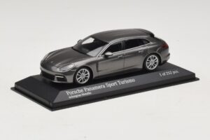 Porsche Panamera 971 Sport Turismo 4S Hall Minichamps 1:43 410066111 Metall - pilt 2/5