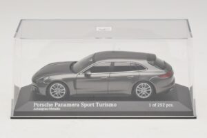 Porsche Panamera 971 Sport Turismo 4S Hall Minichamps 1:43 410066111 Metall - pilt 4/5