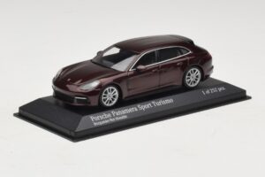 Porsche Panamera 971 Sport Turismo 4S Punane Minichamps 1:43 410066110 Metall - pilt 2/5