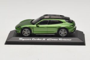 Porsche Taycan Turbo S Cross Turismo Roheline Minichamps 1:43 WAP0207830M003 Metall