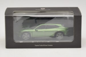 Porsche Taycan Turbo S Cross Turismo Roheline Minichamps 1:43 WAP0207830M003 Metall - pilt 5/5