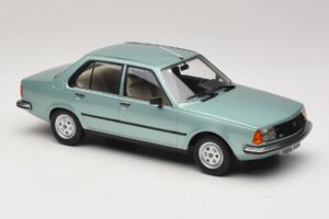 Renault 18 Heleroheline MCG 1:18 MCG18596 Metall - pilt 4/6