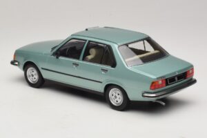 Renault 18 Heleroheline MCG 1:18 MCG18596 Metall - pilt 5/6