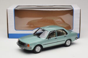 Renault 18 Heleroheline MCG 1:18 MCG18596 Metall - pilt 6/6