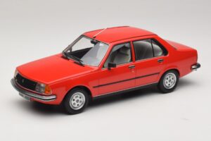 Renault 18 Punane MCG 1:18 MCG18595 Metall