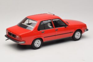 Renault 18 Punane MCG 1:18 MCG18595 Metall - pilt 2/6