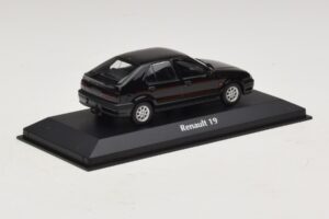 Renault 19 Must Maxichamps 1:43 940113701 Metall - pilt 2/5