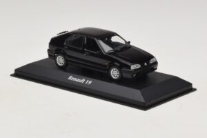 Renault 19 Must Maxichamps 1:43 940113701 Metall - pilt 3/5