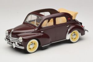 Renault 4CV Kastanpruun Solido 1:18 8048 Metall