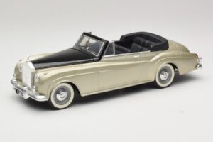 Rolls-Royce Silver Cloud II Hõbe Solido 1:18 8006 Metall