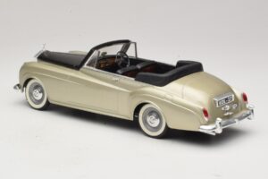 Rolls-Royce Silver Cloud II Hõbe Solido 1:18 8006 Metall - pilt 5/6