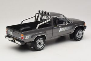 Toyota Hilux N50 Xtra Cab 4x4 Hall Metallik KK-Scale 1:18 KKDC181563 Metall - pilt 2/6