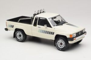 Toyota Hilux N50 Xtra Cab 4x4 Valge KK-Scale 1:18 KKDC181564 Metall - pilt 4/6