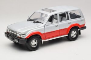 Toyota Land Cruiser J80 Hõbe Punane Road Legends 1:18 92098 Metall