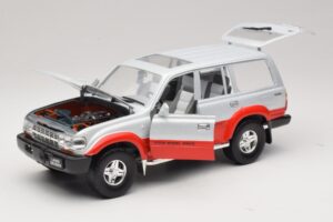 Toyota Land Cruiser J80 Hõbe Punane Road Legends 1:18 92098 Metall - pilt 2/8