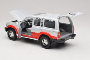 Toyota Land Cruiser J80 Hõbe Punane Road Legends 1:18 92098 Metall - pilt 5/8