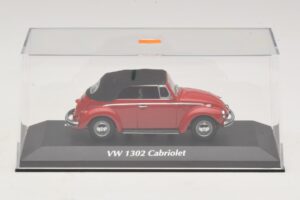 Volkswagen 1302 Kabriolett Punane Maxichamps 1:43 940055031 Metall - pilt 4/5
