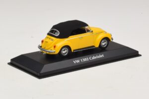 Volkswagen 1302 Kabriolett Kollane Maxichamps 1:43 940055030 Metall - pilt 2/5