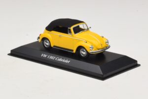 Volkswagen 1302 Kabriolett Kollane Maxichamps 1:43 940055030 Metall - pilt 3/5