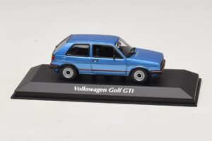 Volkswagen Golf GTI Mk2 Sinine Metallik Maxichamps 1:43 940054120 Metall