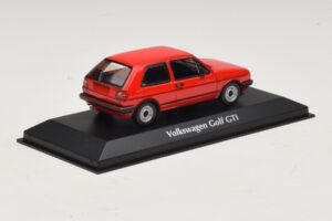 Volkswagen Golf GTI Mk2 Punane Maxichamps 1:43 940054121 Metall - pilt 2/5