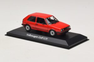 Volkswagen Golf GTI Mk2 Punane Maxichamps 1:43 940054121 Metall - pilt 3/5