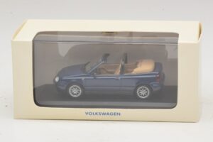 Volkswagen Golf Mk4 Kabriolett Sinine Edasimüüja Väljaanne Minichamps 1:43 GOLF005 Metall - pilt 5/5